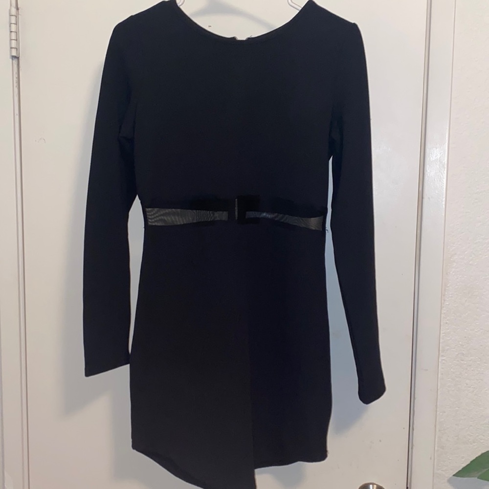 Black long sleeve pretty dress